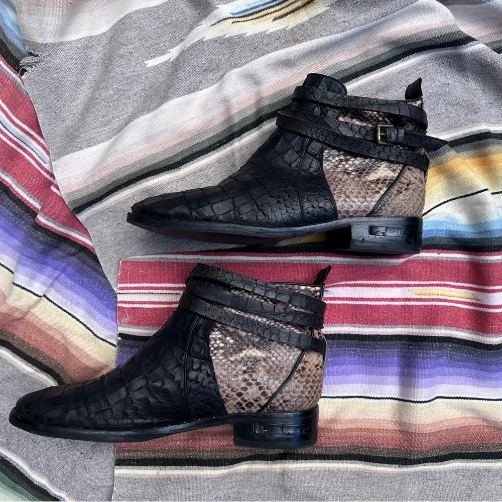 Rare Freda Salvador Dusty Pink Black Snake Embossed Ankle Boots